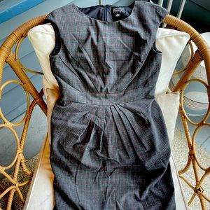 Adrianna Papell, Gray Dress, Size 6P.